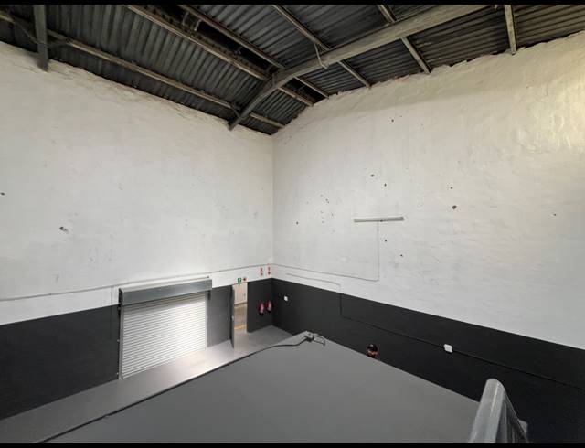 176M² WAREHOUSE TO LET IN SEBENZA